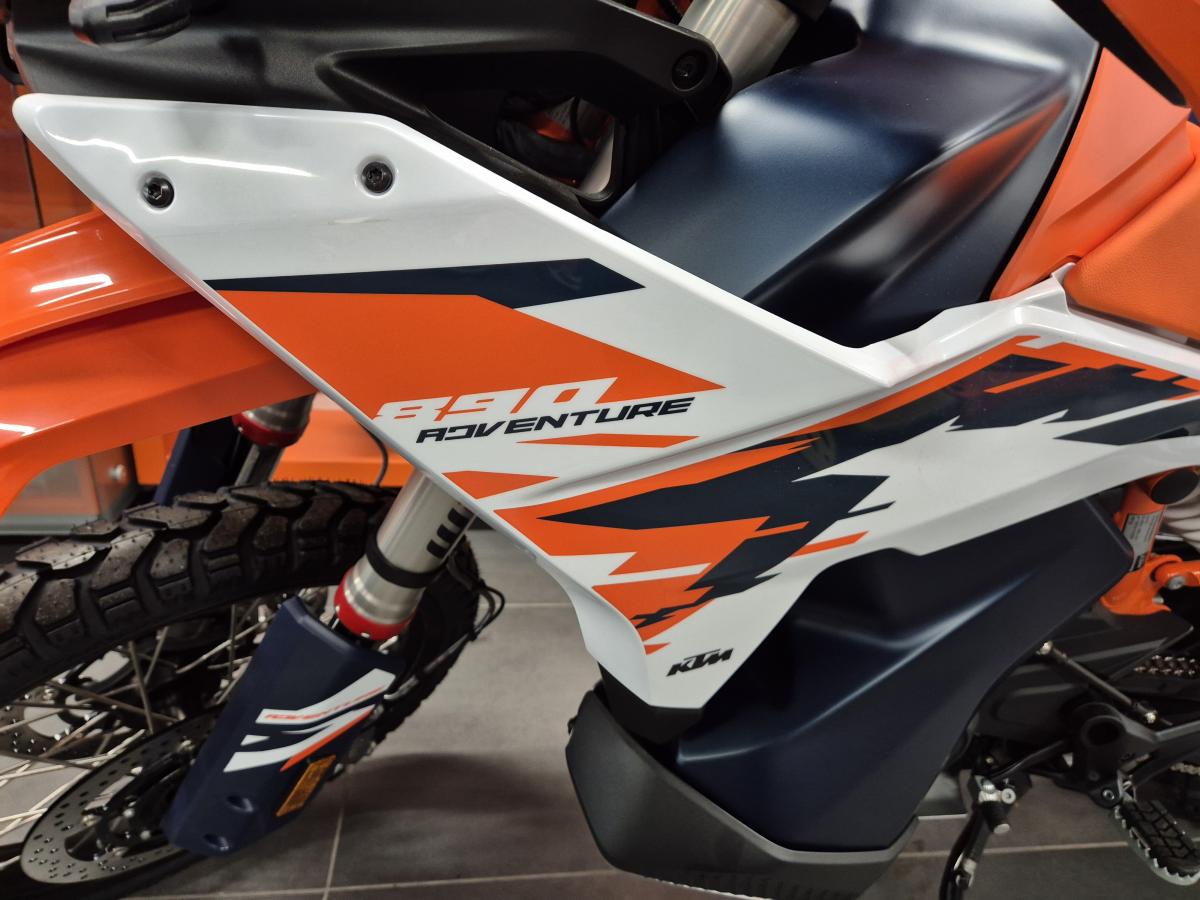 
								KTM 890 ADVENTURE R full									