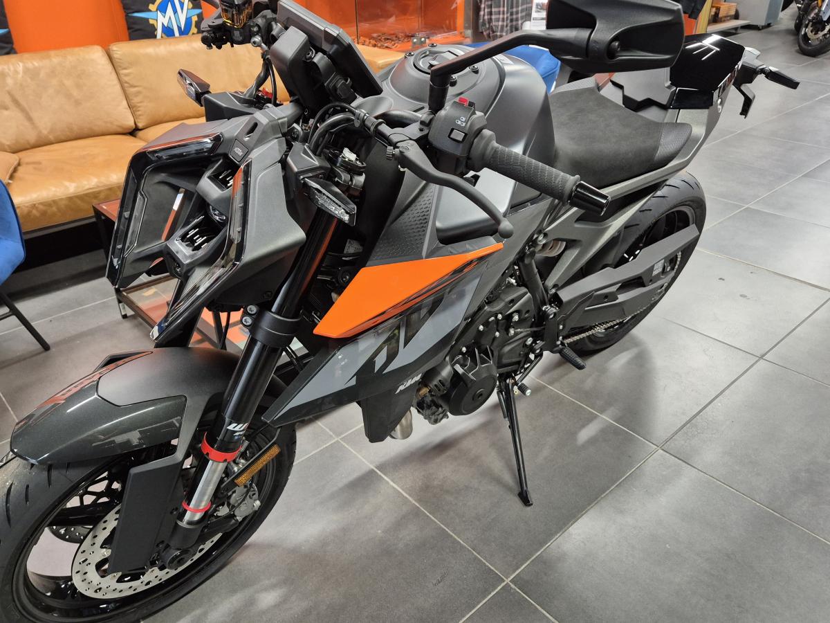 
								KTM 990 DUKE full									