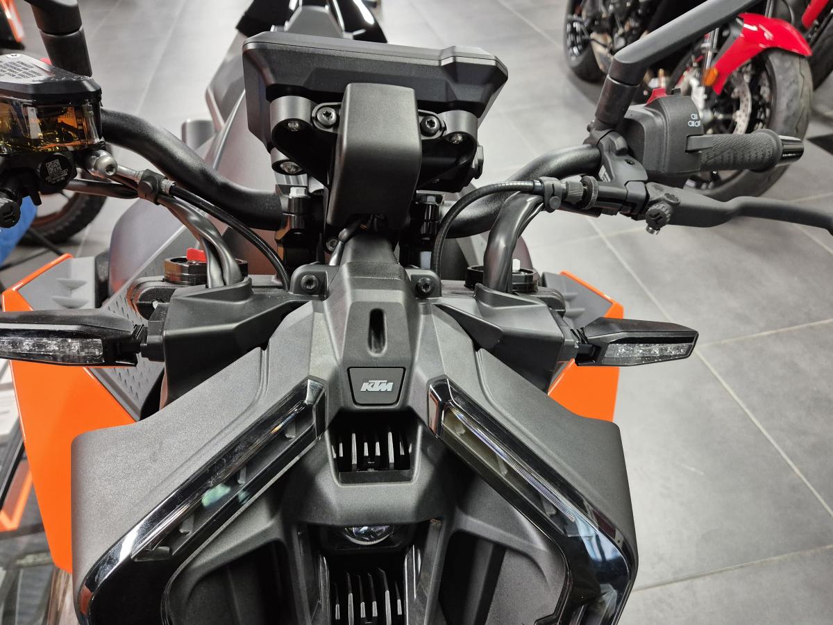 
								KTM 990 DUKE full									