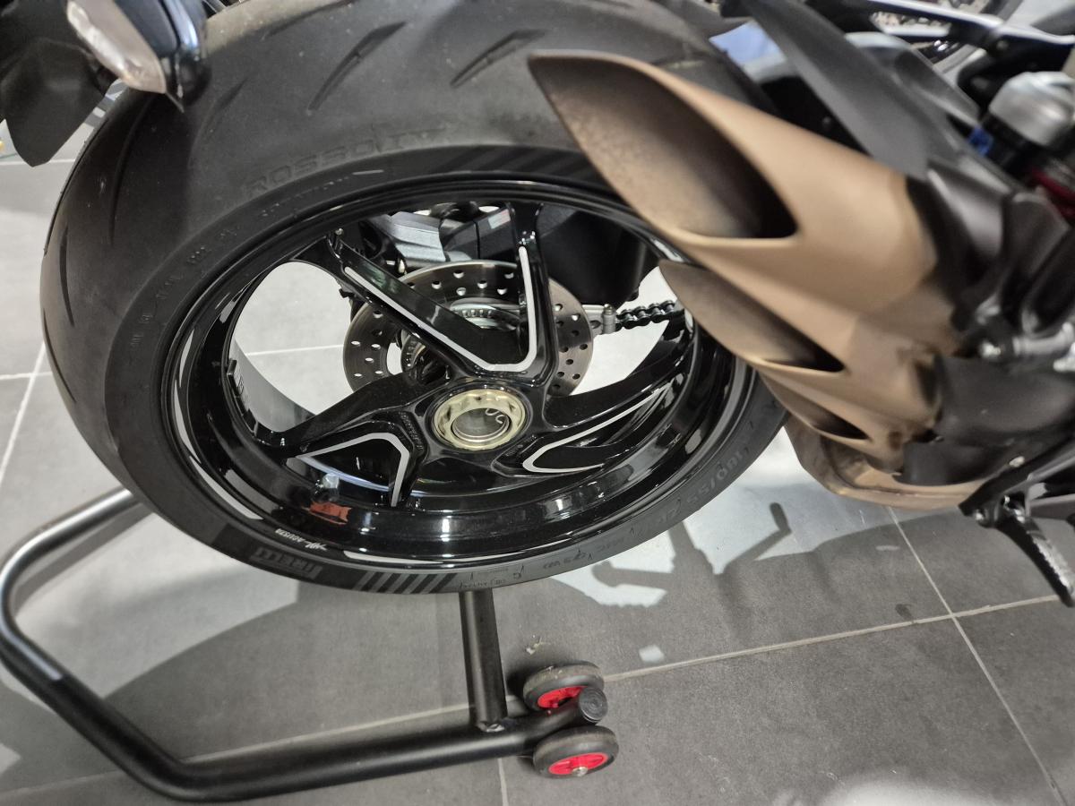 
								MV AGUSTA BRUTALE 800 RR full									