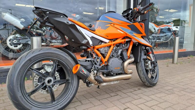 KTM 1290 SUPERDUKE R 20