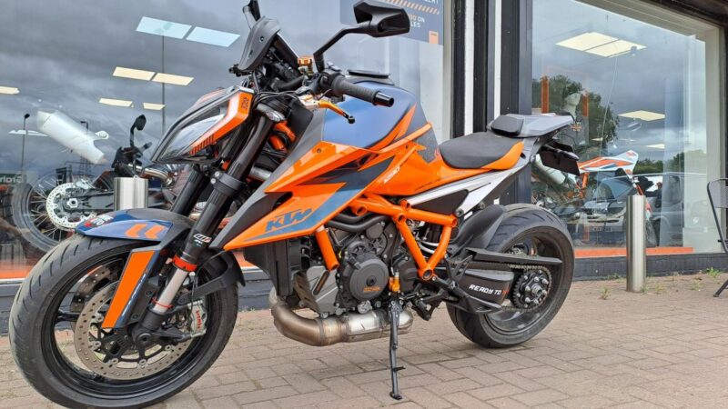 KTM 1290 SUPERDUKE R 20