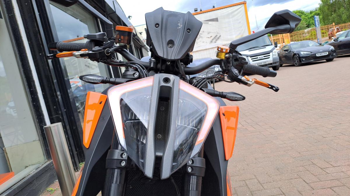 
								KTM 1290 SUPERDUKE R 20 full									