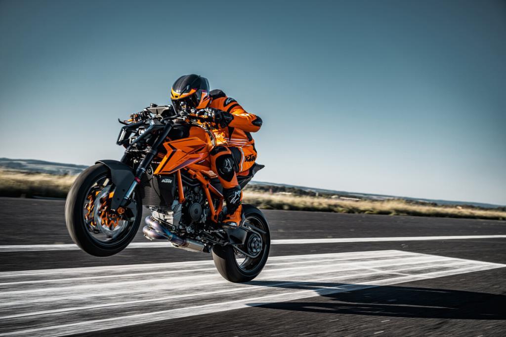 
								KTM 1390 Superduke R Evo full									