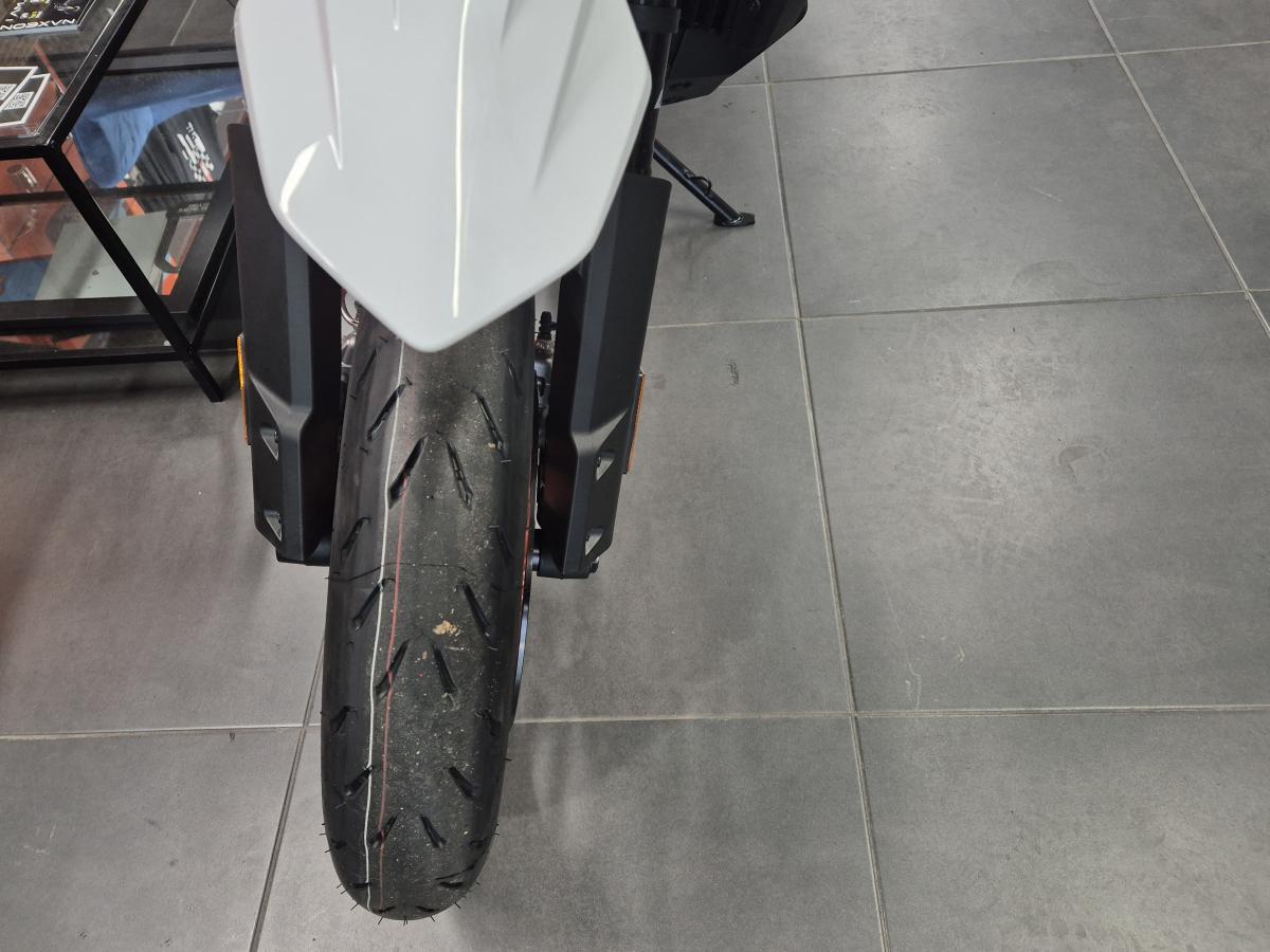 
								KTM 890 SMT full									
