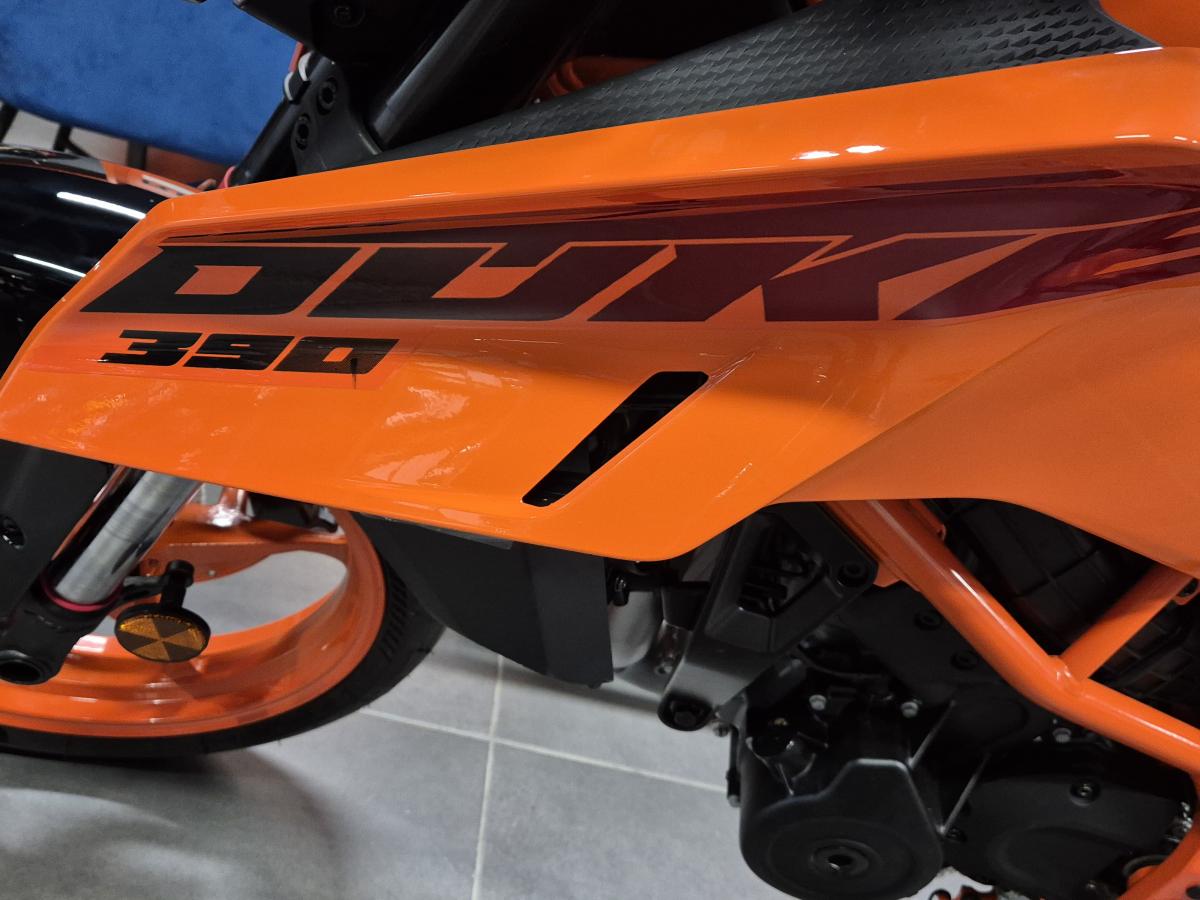 
								KTM 390 DUKE full									