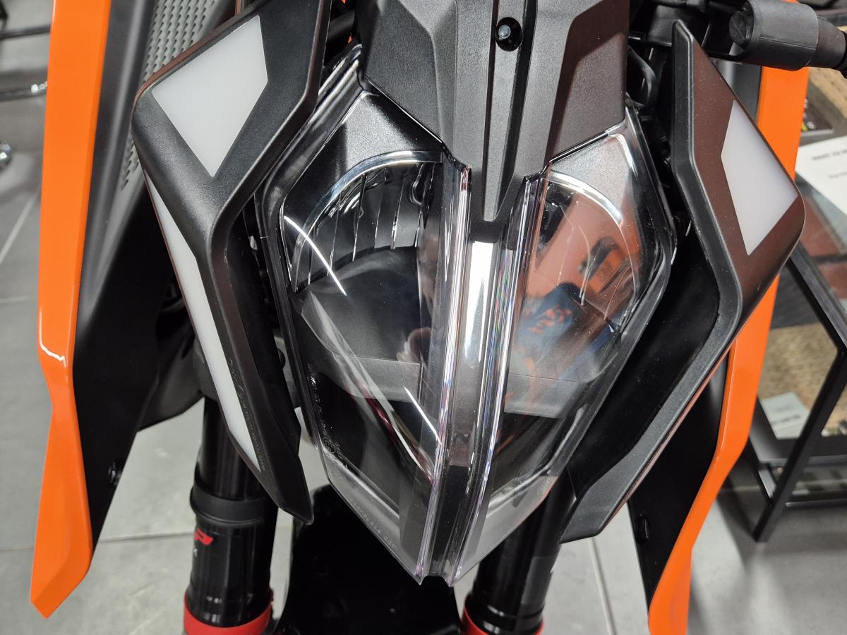 
								KTM 390 DUKE full									