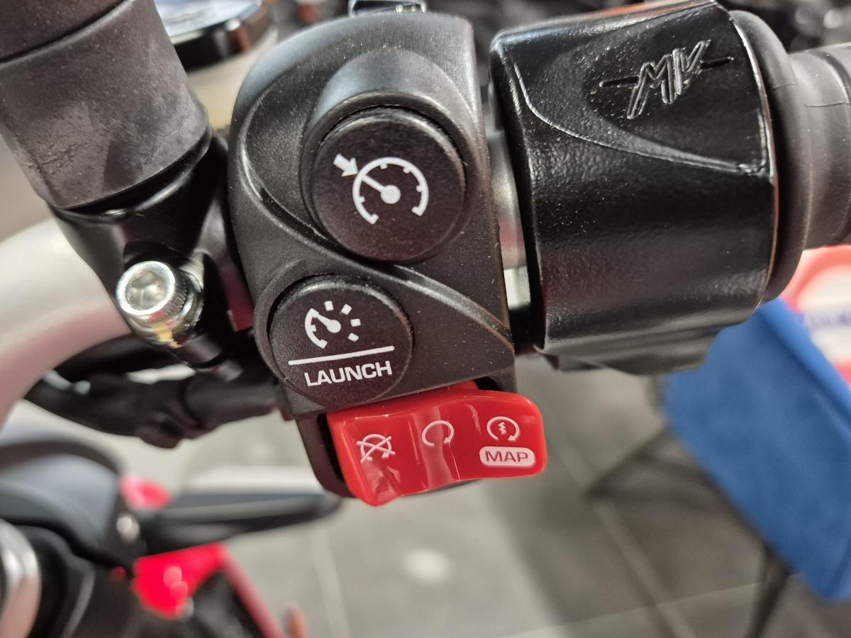 
								MV AGUSTA BRUTALE RR Ottantesimo full									