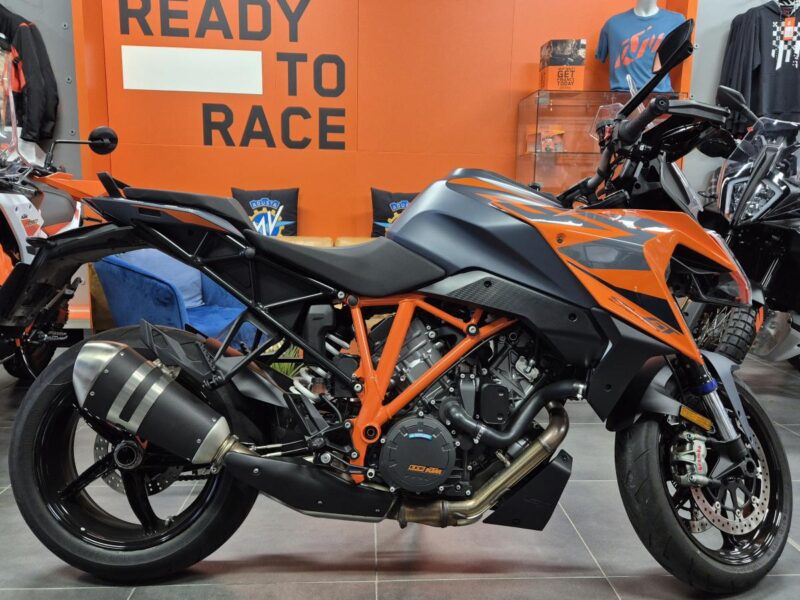 KTM KTM 1290 SUPERDUKE GT 24