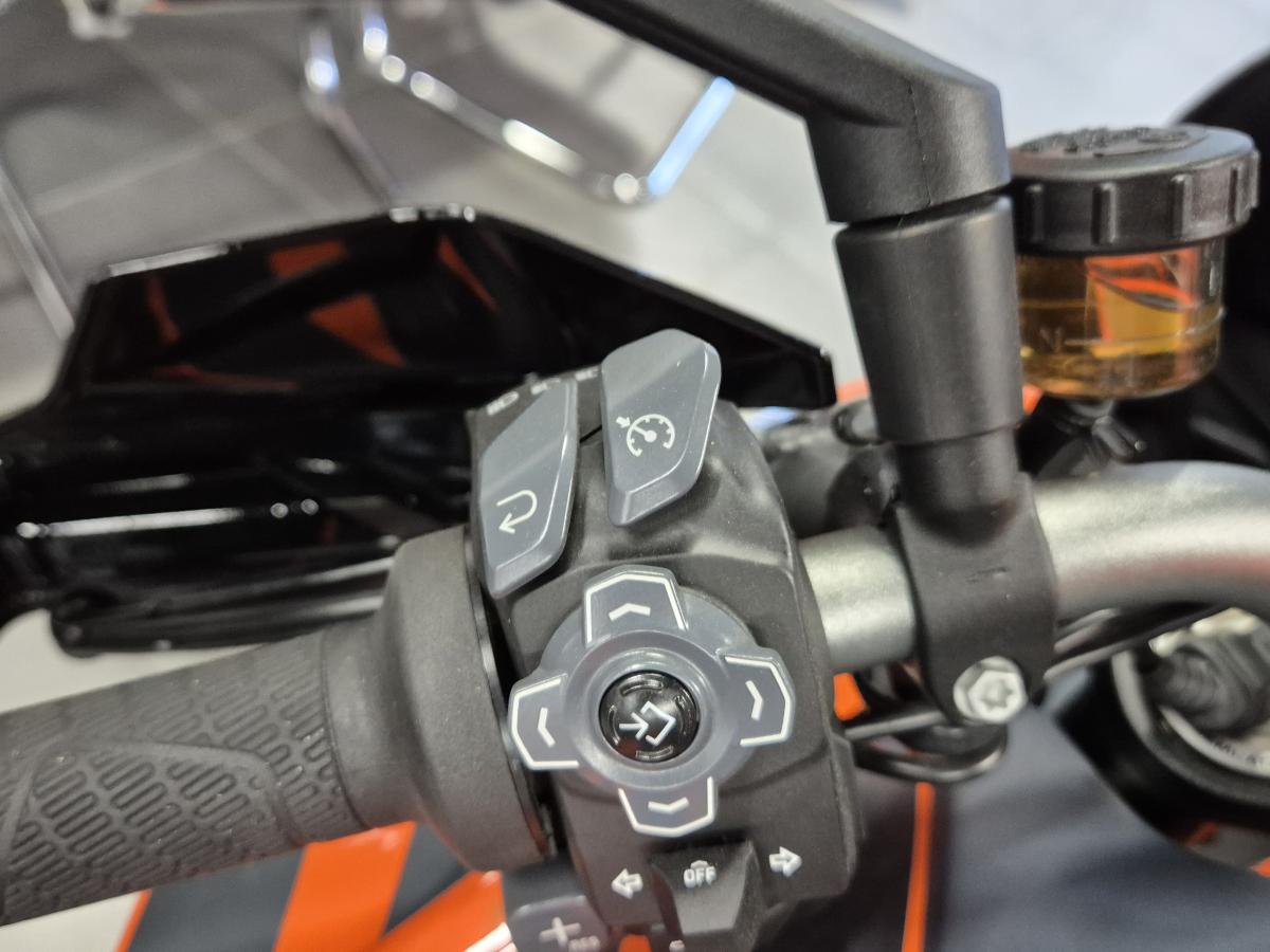 KTM KTM 1290 SUPERDUKE GT 24