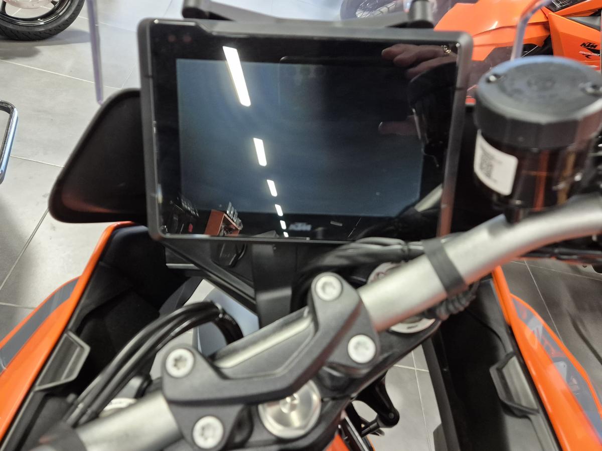 
								KTM KTM 1290 SUPERDUKE GT 24 full									