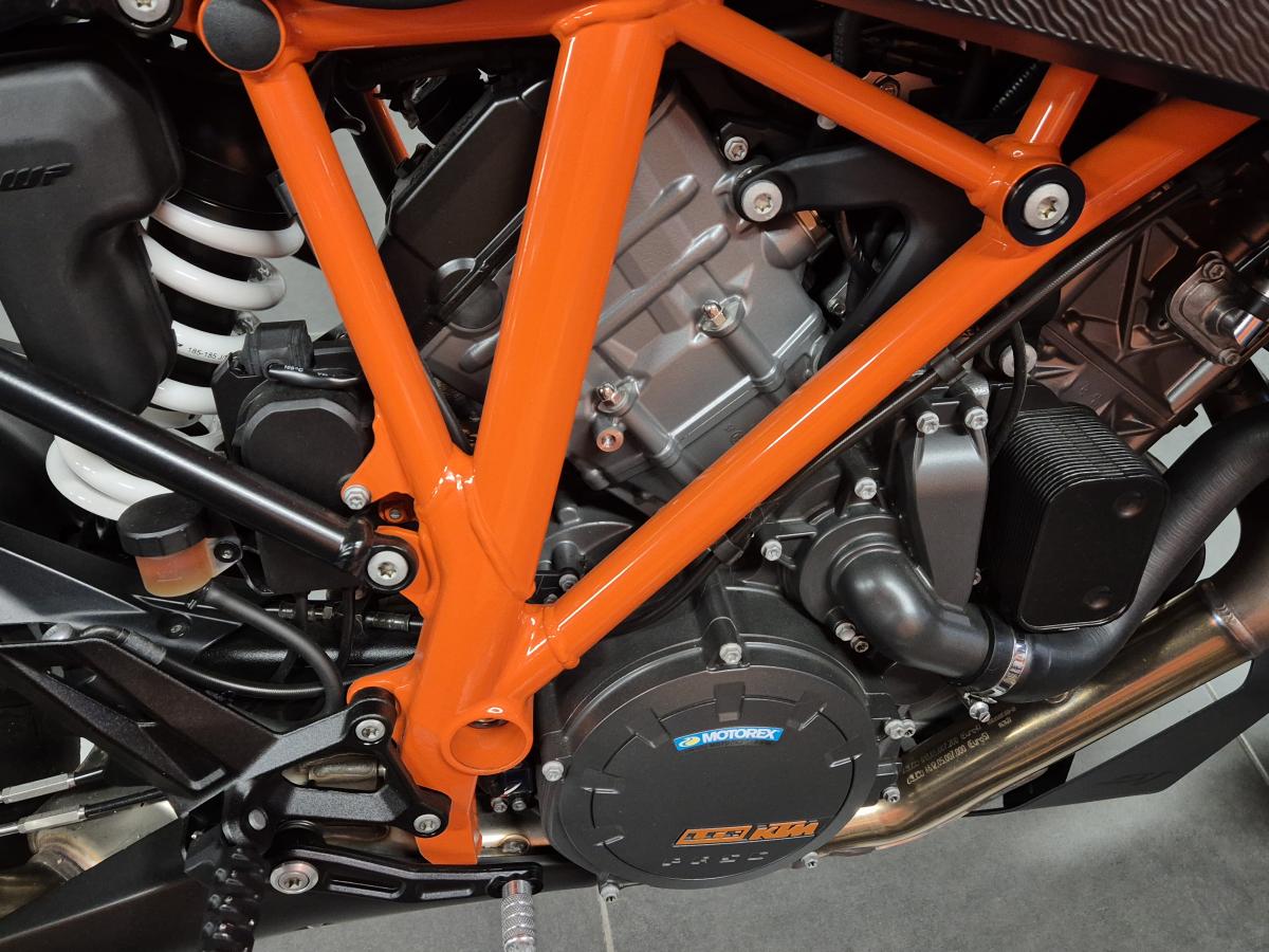 
								KTM KTM 1290 SUPERDUKE GT 24 full									