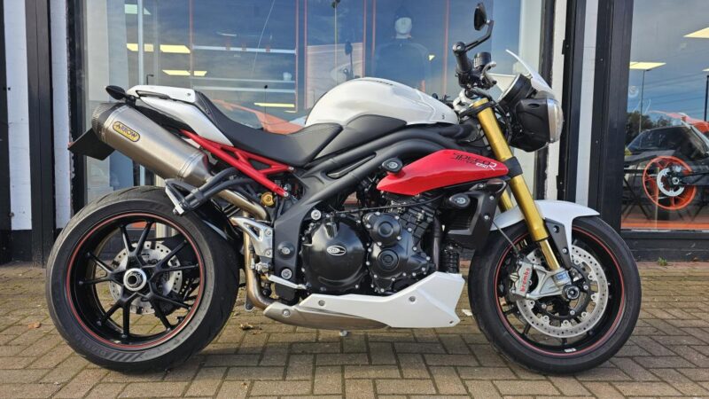 TRIUMPH SPEED TRIPLE R 1050