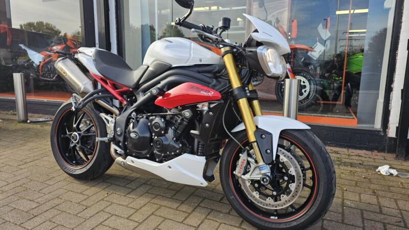 TRIUMPH SPEED TRIPLE R 1050