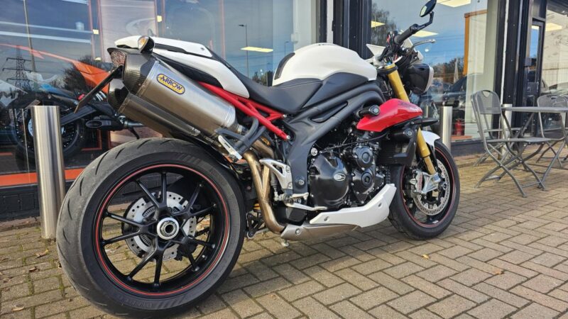 TRIUMPH SPEED TRIPLE R 1050