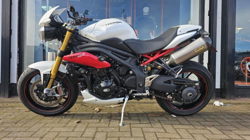 TRIUMPH SPEED TRIPLE R 1050