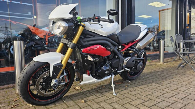 TRIUMPH SPEED TRIPLE R 1050
