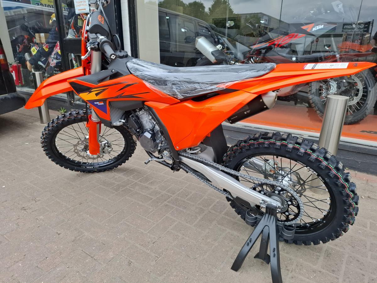 
								KTM 125 SX full									