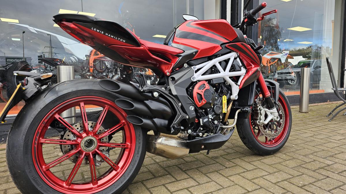 MV AGUSTA BRUTALE 800 RR