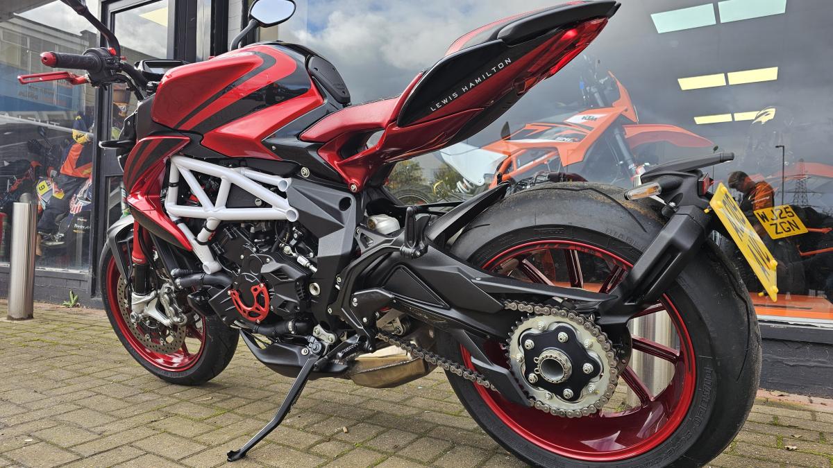
								MV AGUSTA BRUTALE 800 RR full									