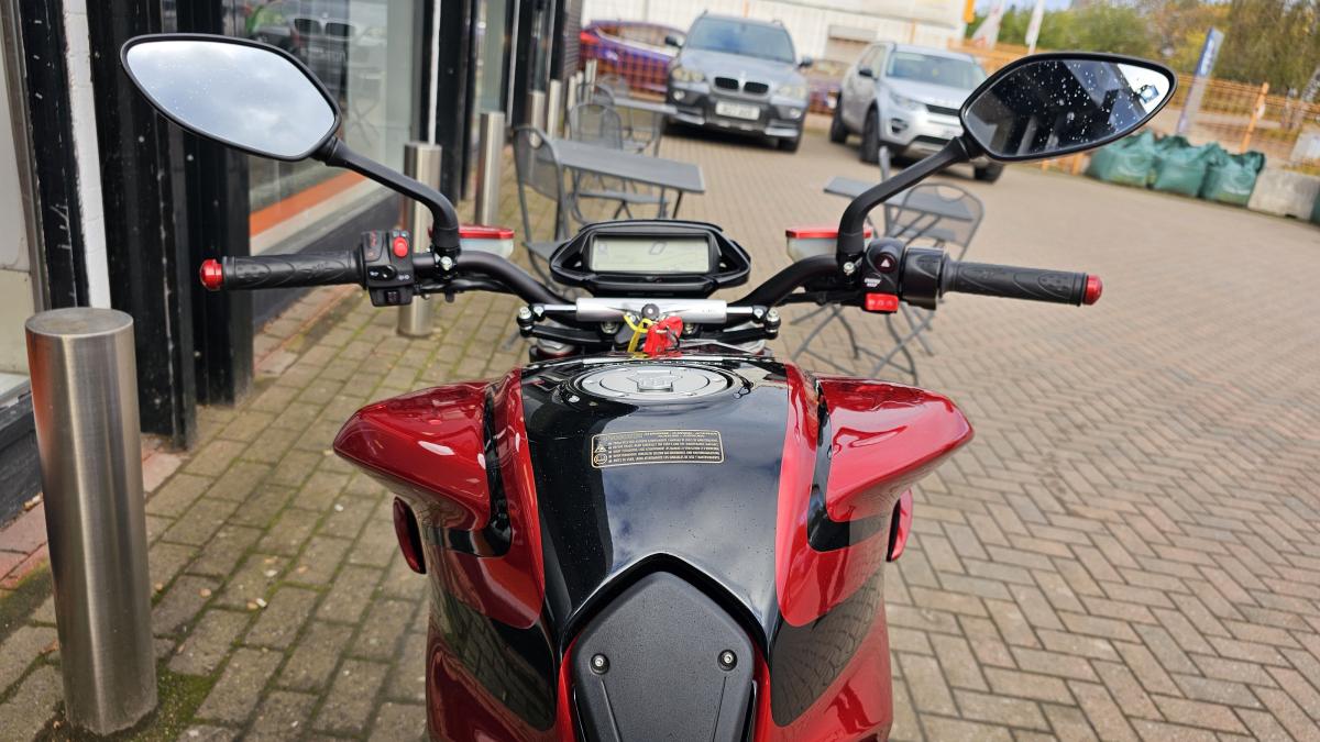 
								MV AGUSTA BRUTALE 800 RR full									