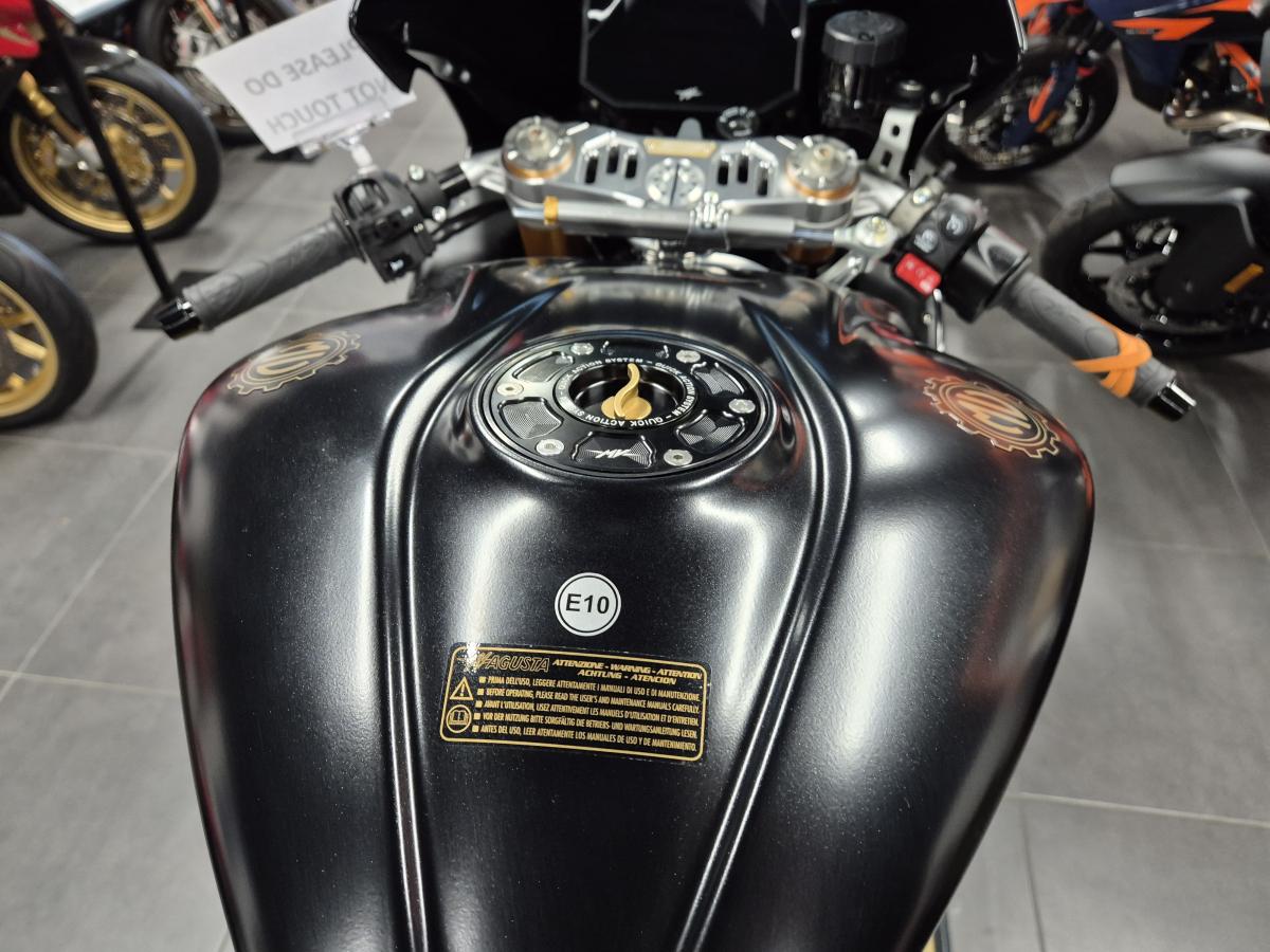 
								MV AGUSTA F3 Competizione full									