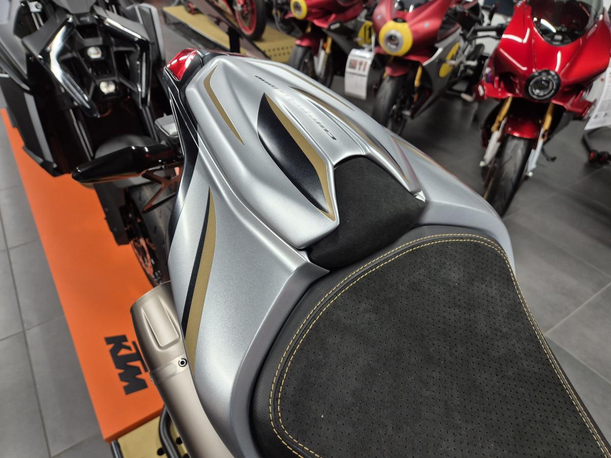 
								MV AGUSTA F3 Competizione full									