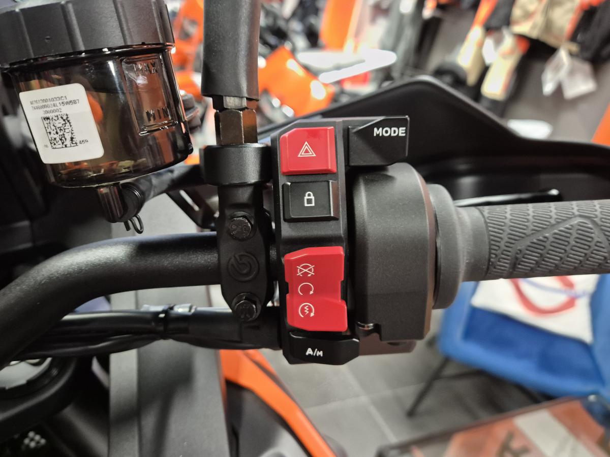 
								KTM 1390 Super Adventure S AMT full									