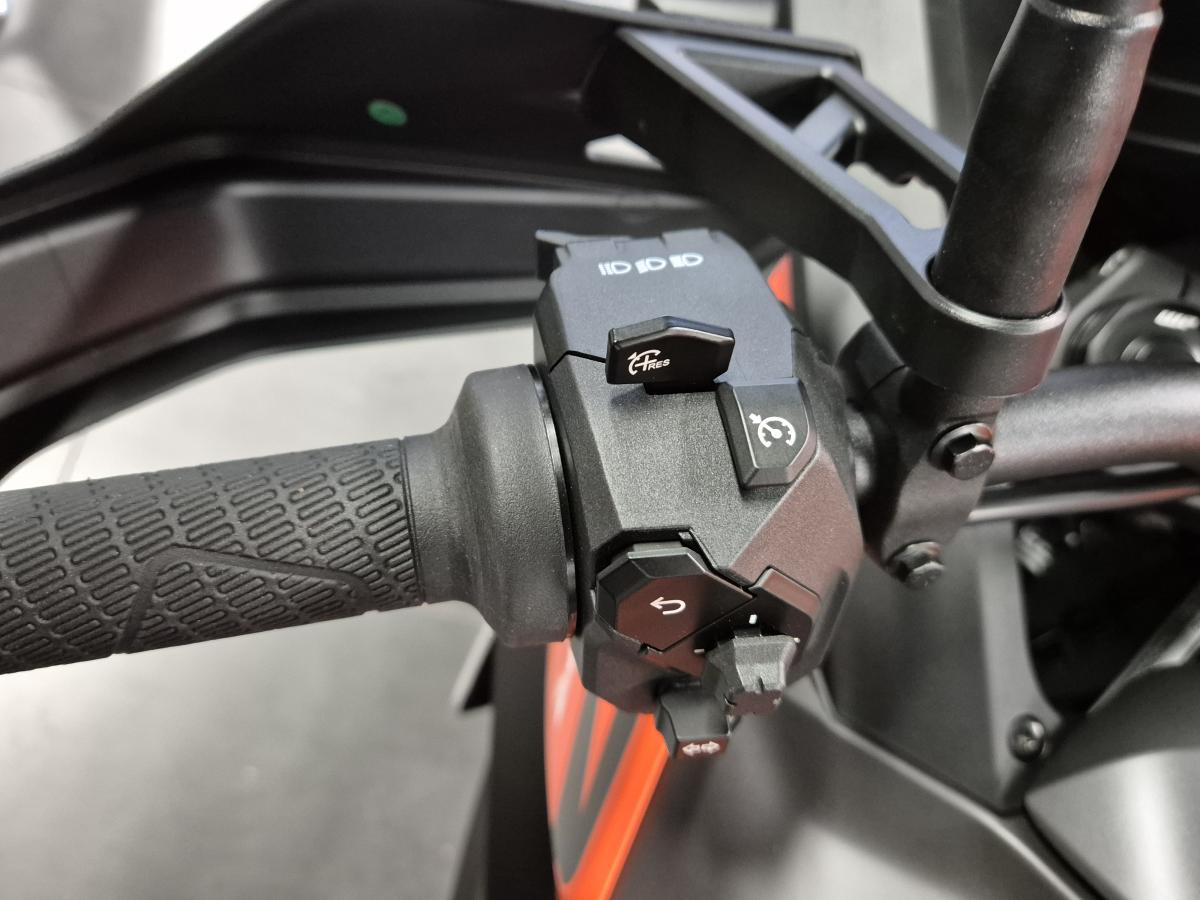 
								KTM 1390 Super Adventure S AMT full									