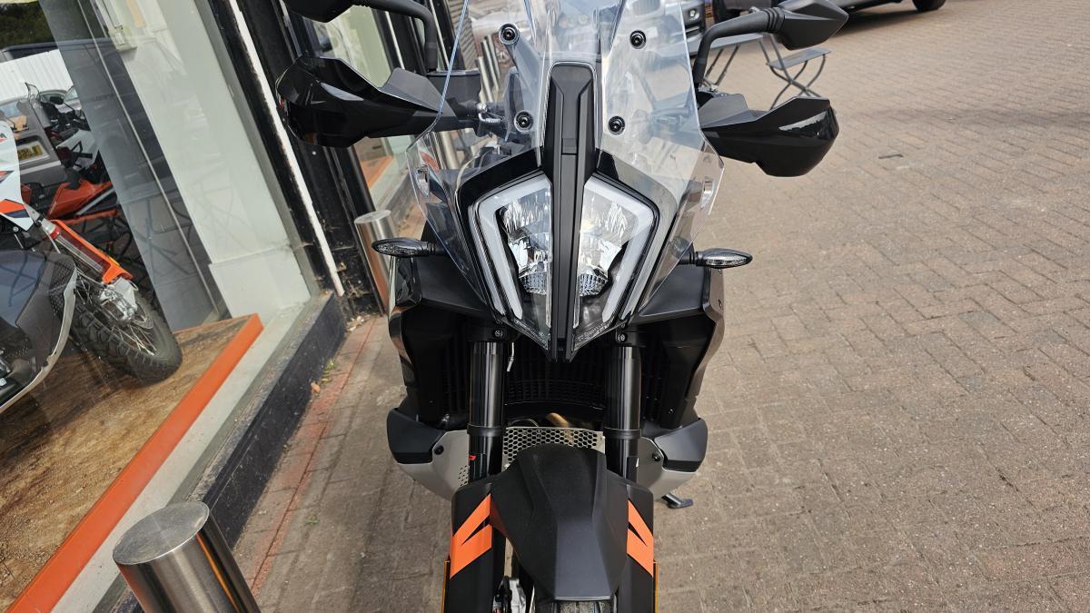 
								KTM 790 ADVENTURE full									