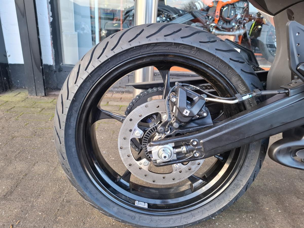 
								KTM 125 SMC R Supermoto full									