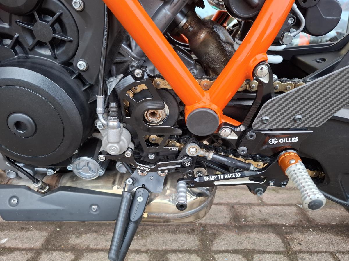 
								KTM 1390 Superduke R Evo full									