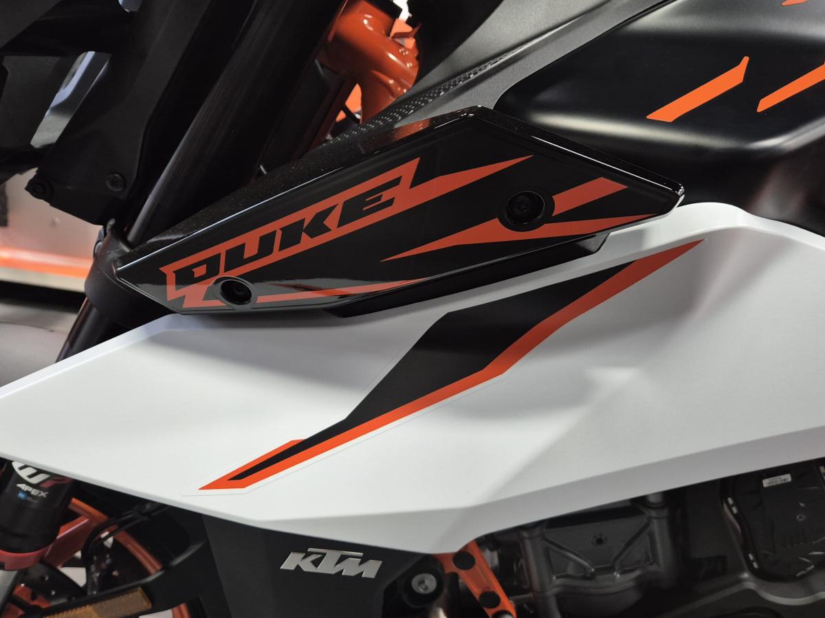 
								KTM 990 DUKE R full									