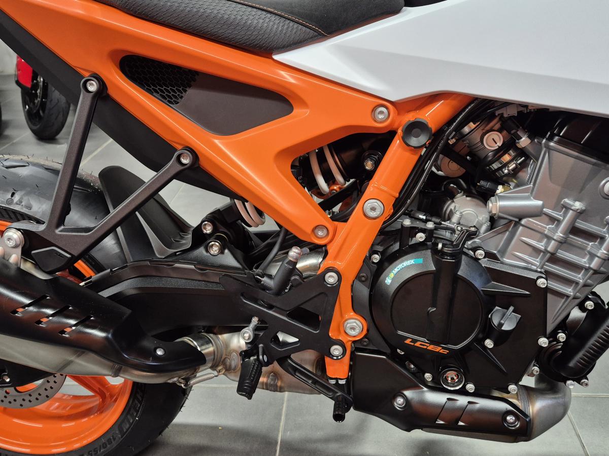
								KTM 990 DUKE R full									
