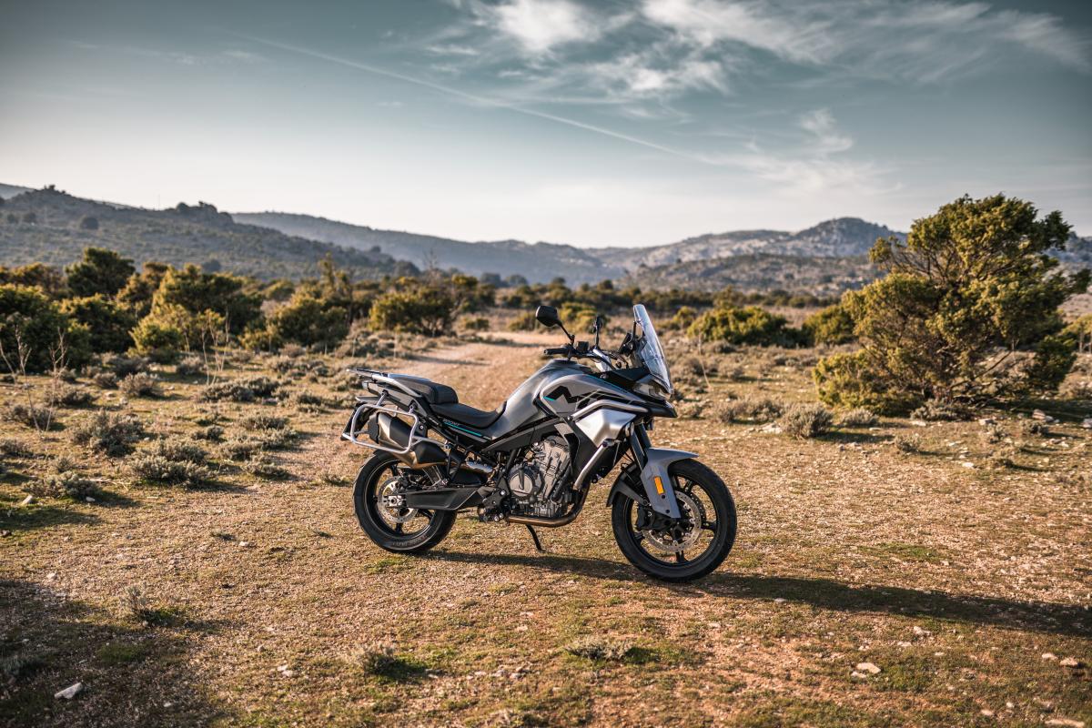 CF MOTO NEBULA BLACK