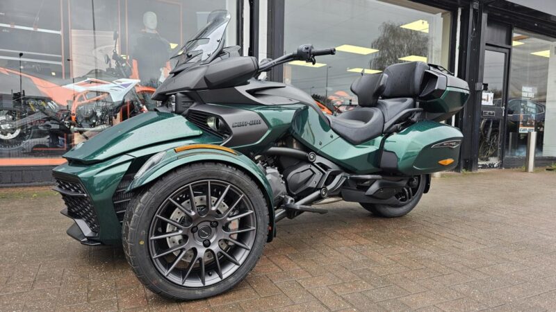 CANAM F3