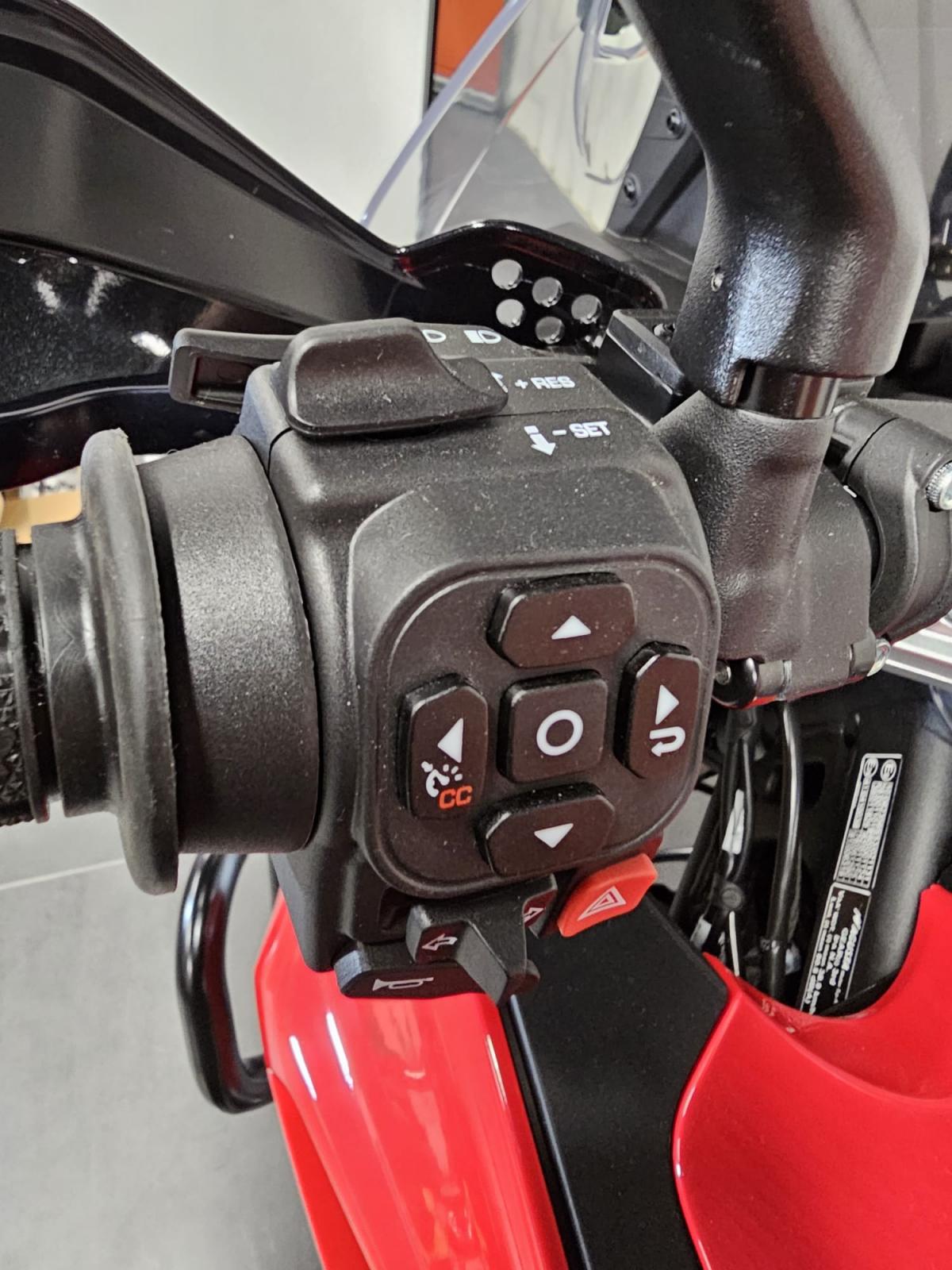 
								MV AGUSTA Enduro Veloce full									