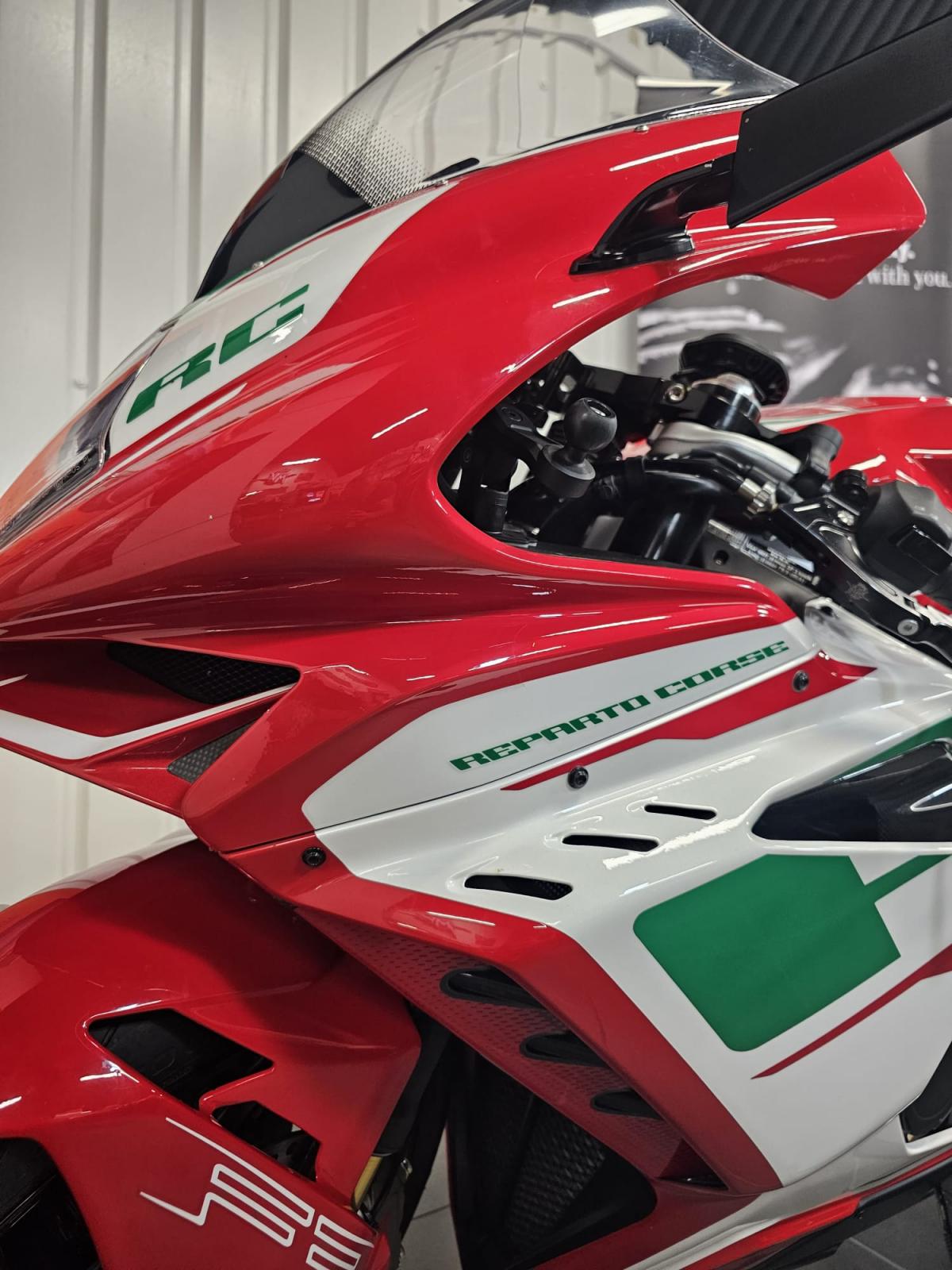 
								MV AGUSTA F3 800 RC full									