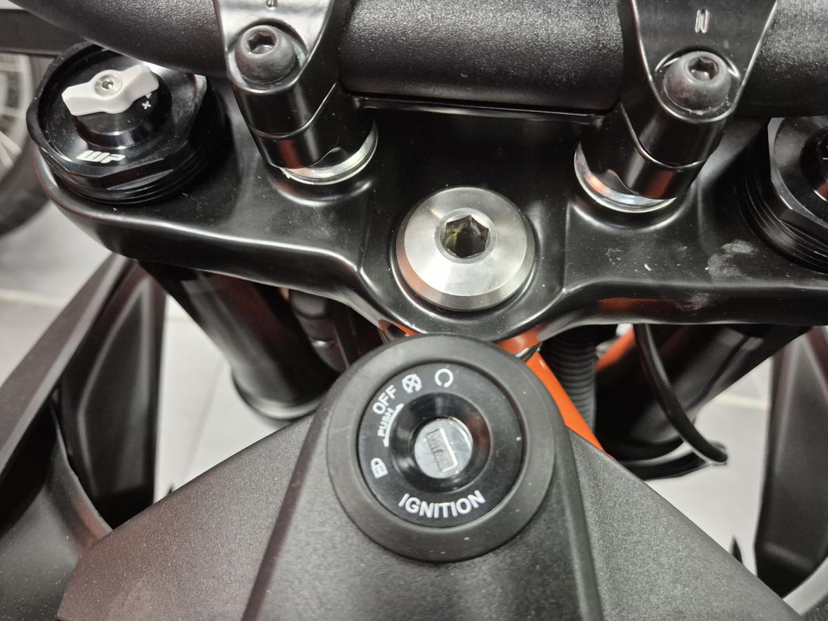 
								KTM 390 SMC R full									