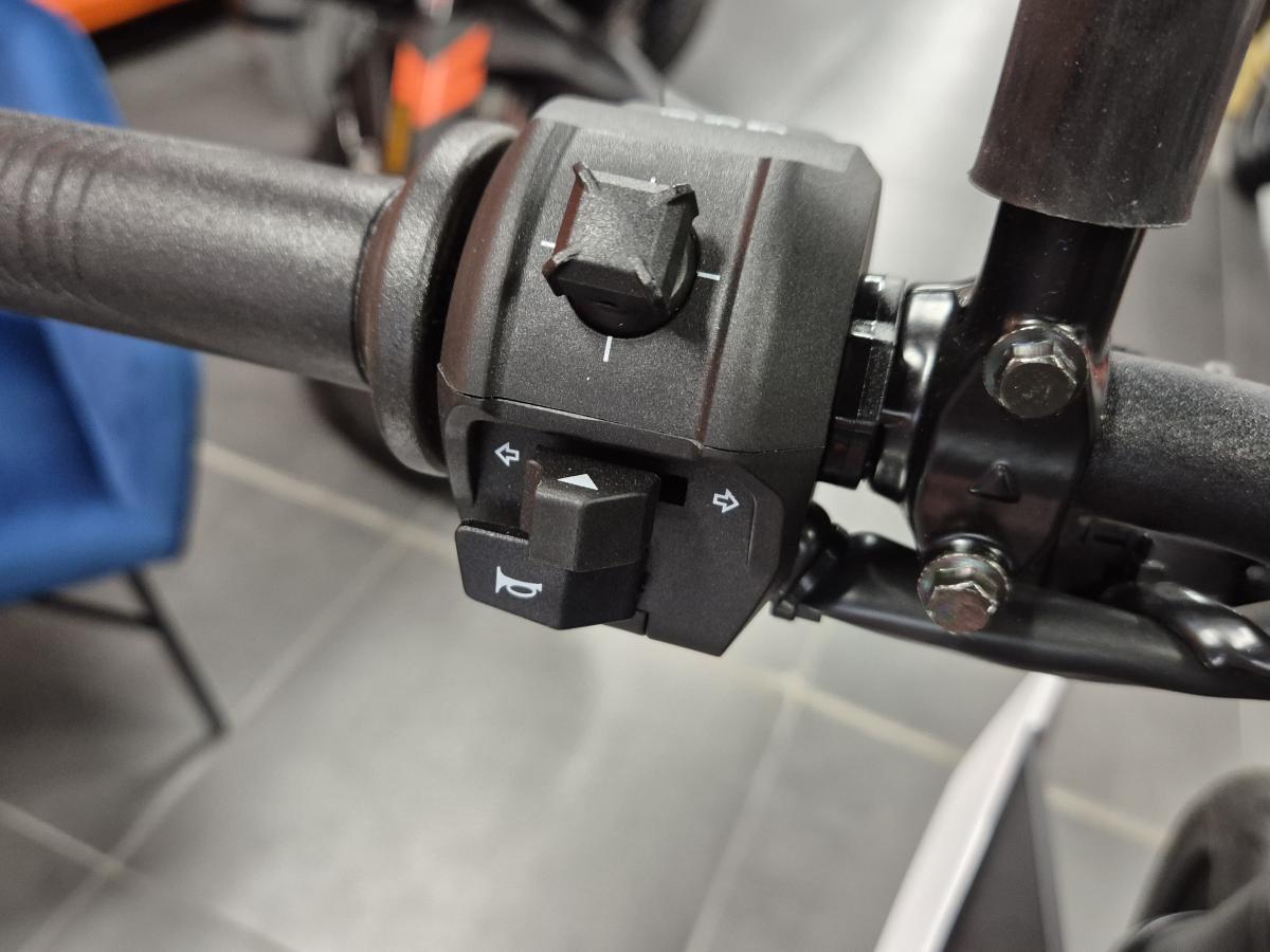 
								KTM 390 SMC R full									