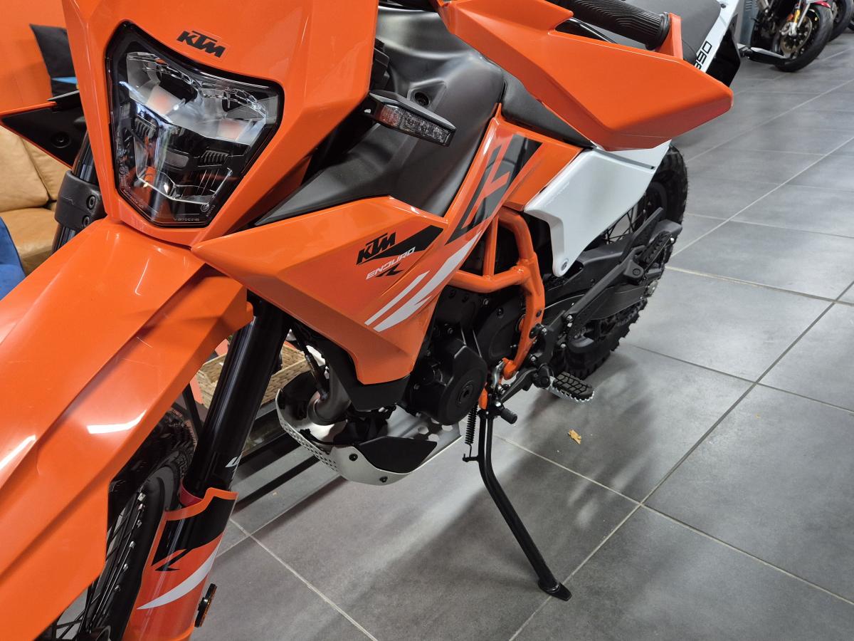 
								KTM 390 Enduro R full									