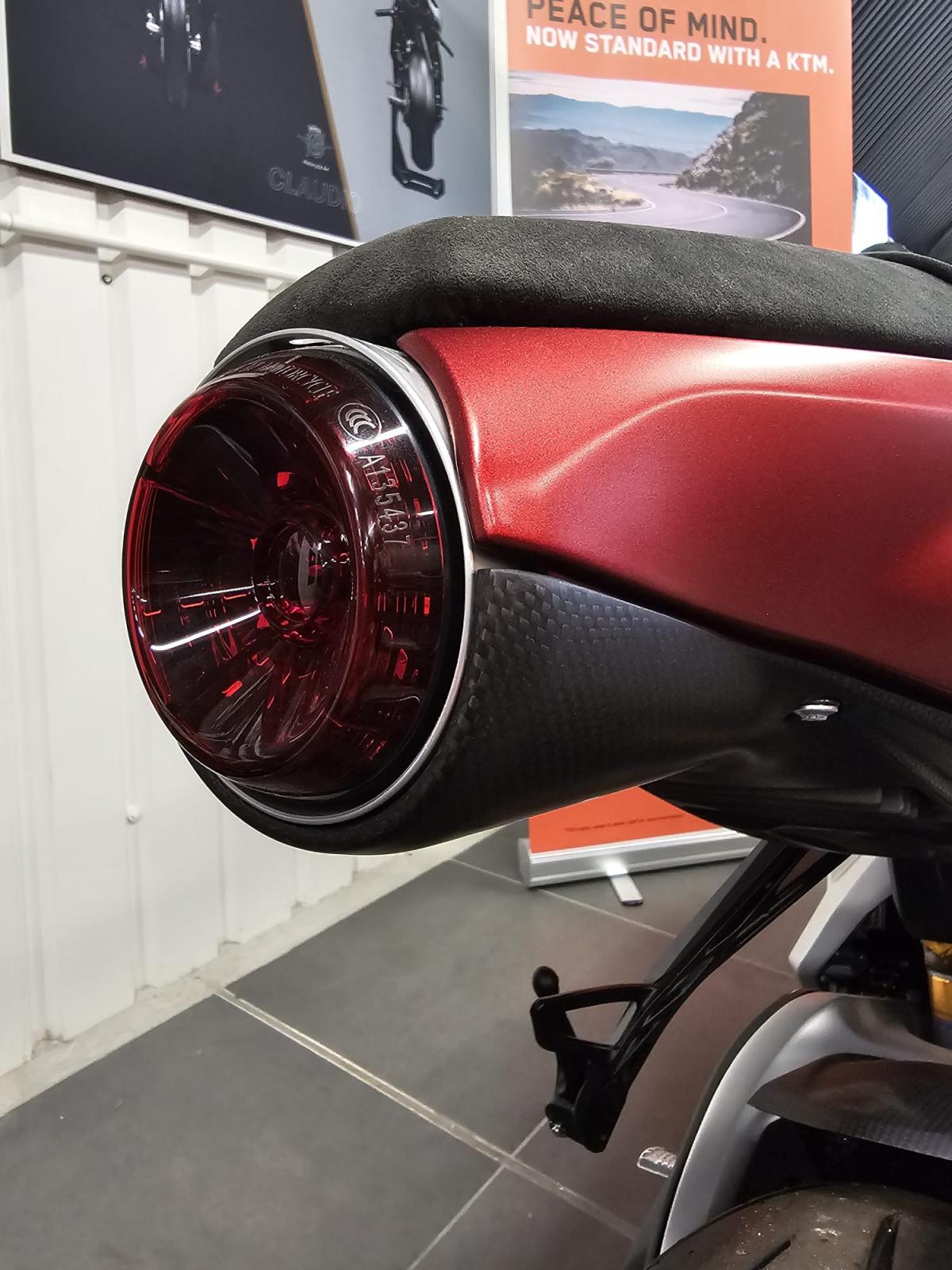 
								MV AGUSTA Superveloce 1000 AGO full									