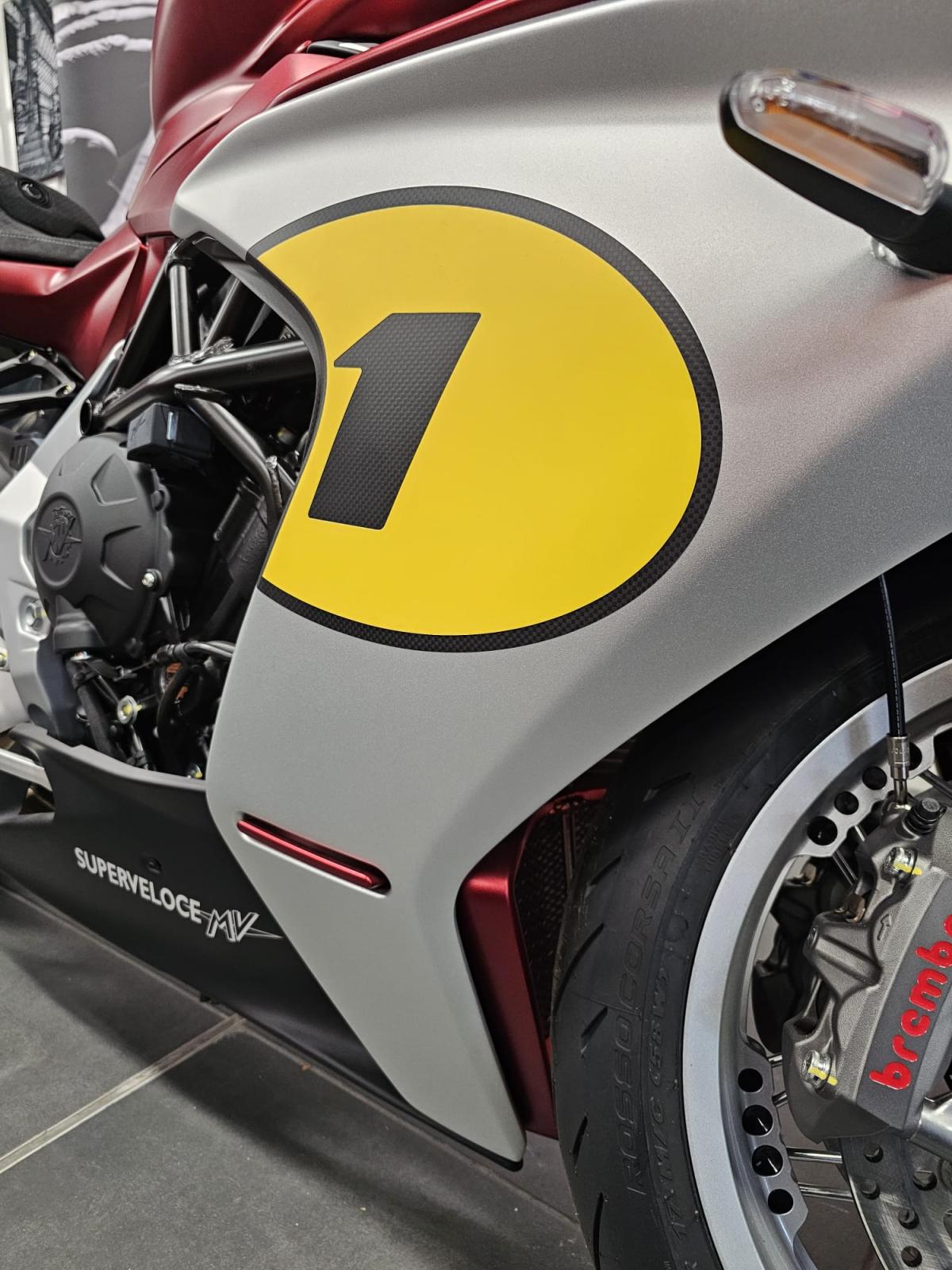 
								MV AGUSTA Superveloce 1000 AGO full									