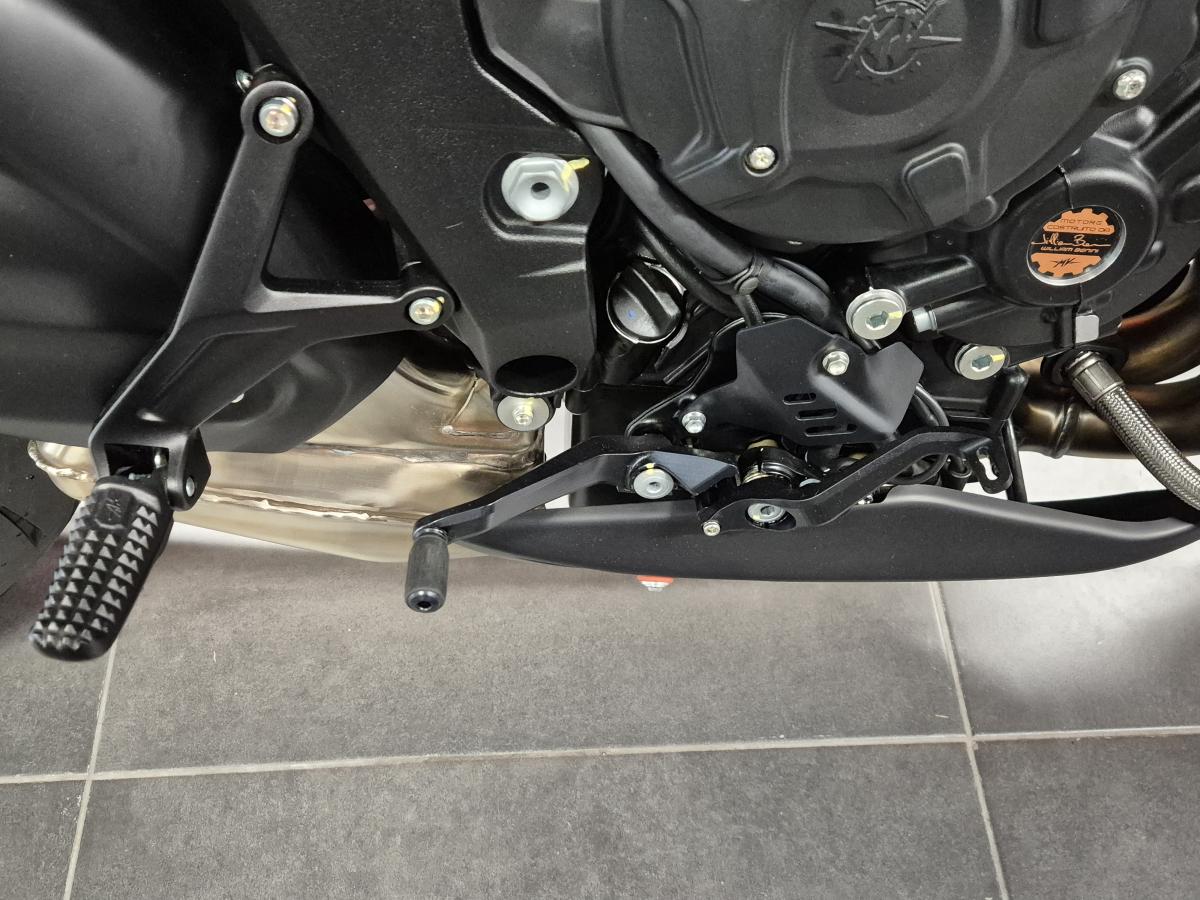 
								MV AGUSTA Dragster RR 800 Ottantesimo full									