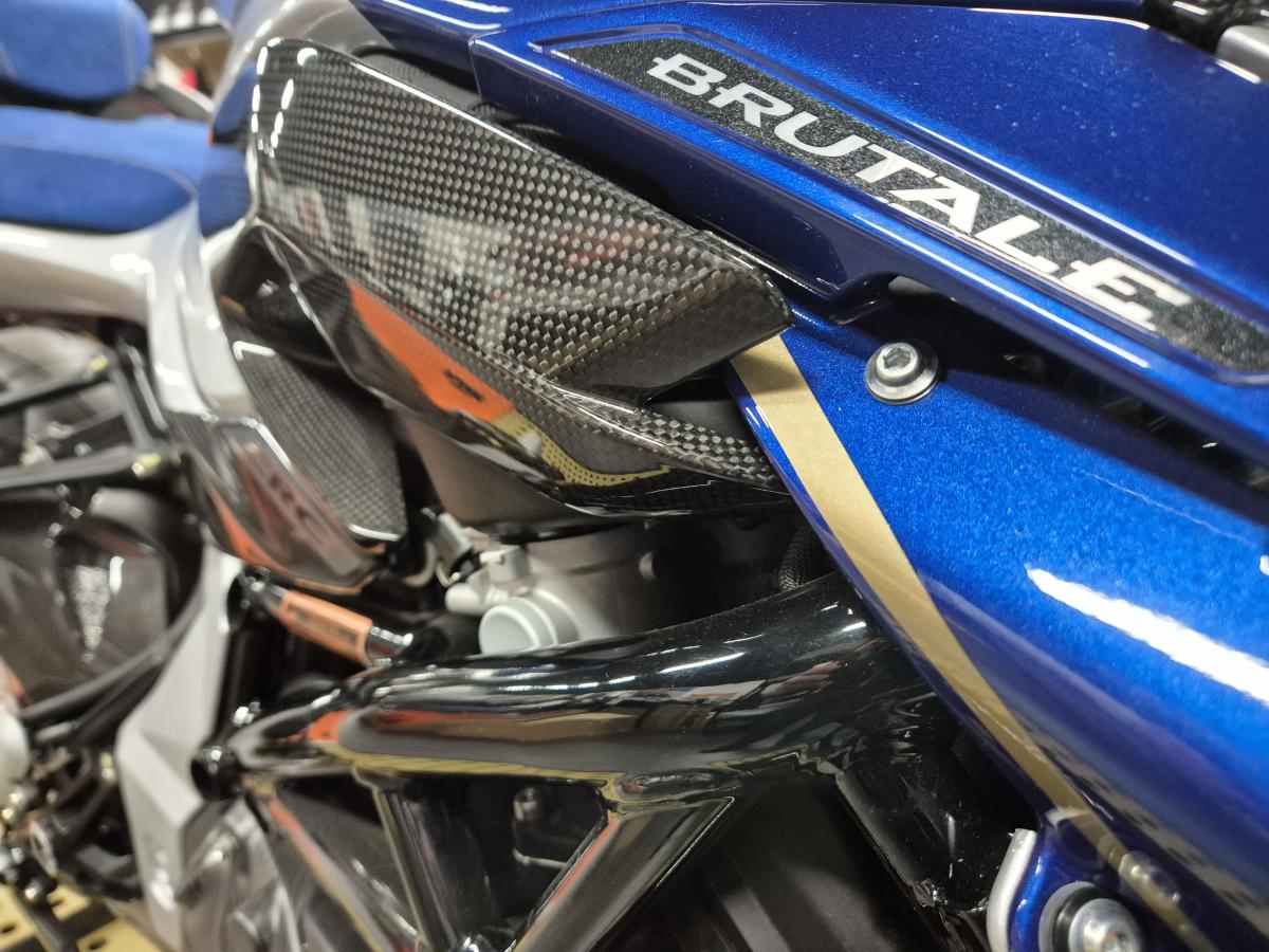 
								MV AGUSTA Brutale 1000 RR Assen full									