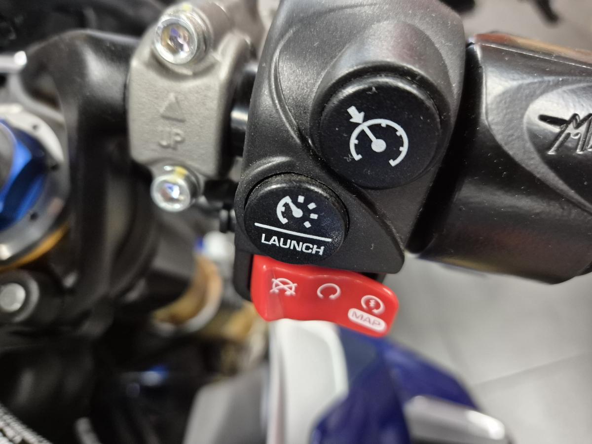 
								MV AGUSTA Brutale 1000 RR Assen full									