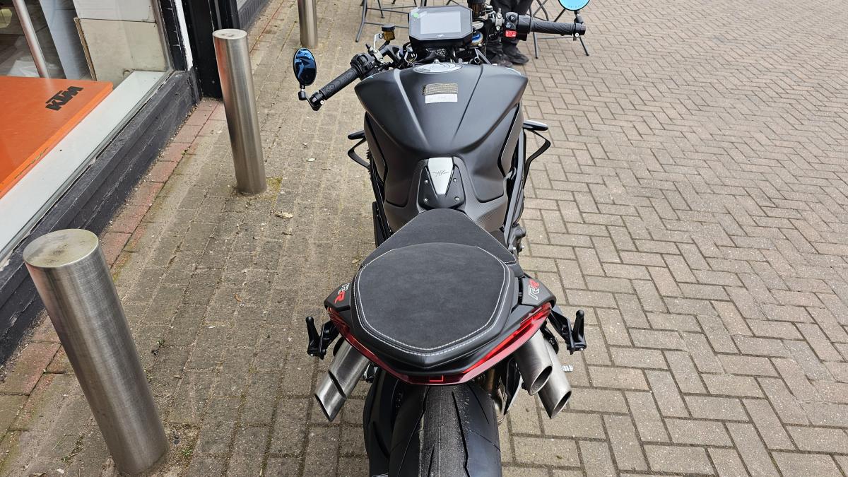 
								MV AGUSTA BRUTALE 1000RR full									