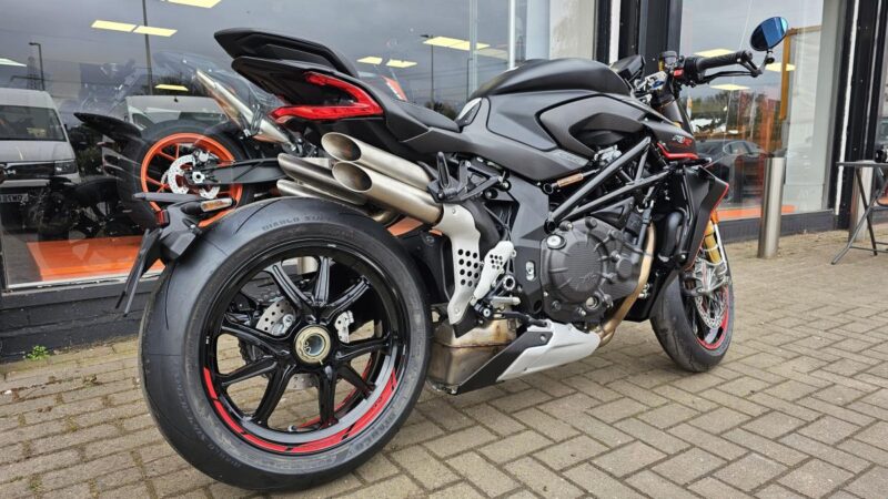MV AGUSTA BRUTALE 1000RR
