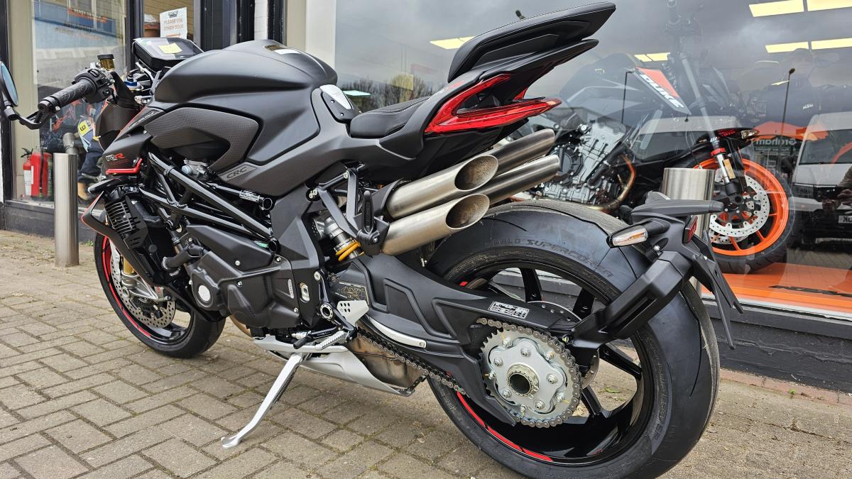 
								MV AGUSTA BRUTALE 1000RR full									