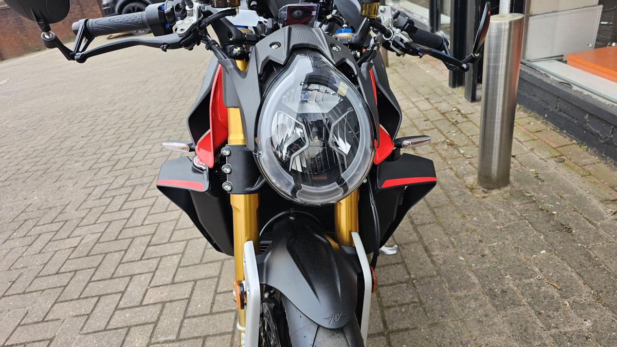 
								MV AGUSTA BRUTALE 1000RR full									